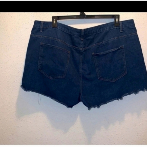Boohoo denim shorts size 20 - Picture 4 of 4